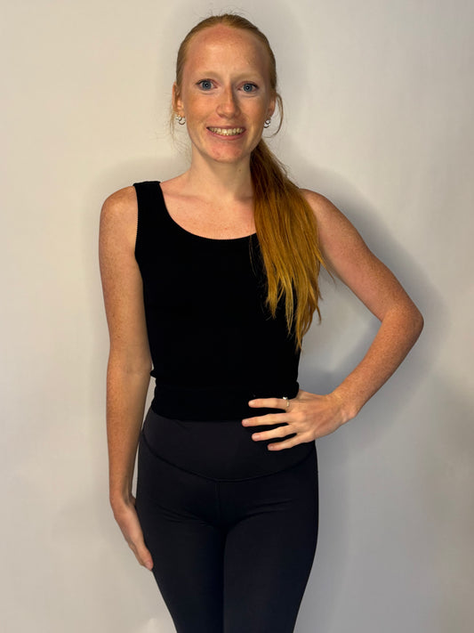 Black Seamless Ribbed Cropped Scoop Neck Tank Top