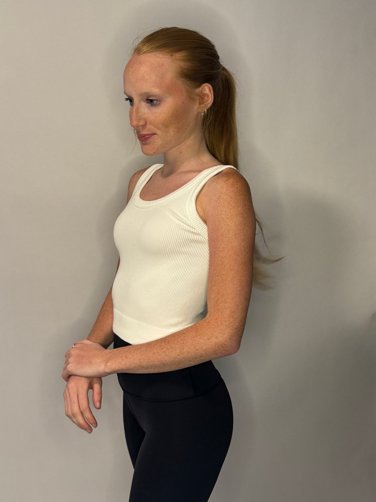 White Seamless Ribbed Cropped Scoop Neck Tank Top